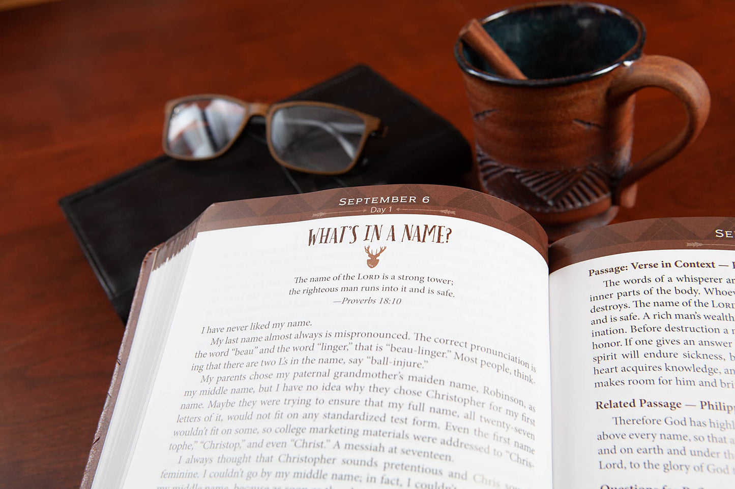 Daily Strength for Men (6x8, Yearlong Devotional)
