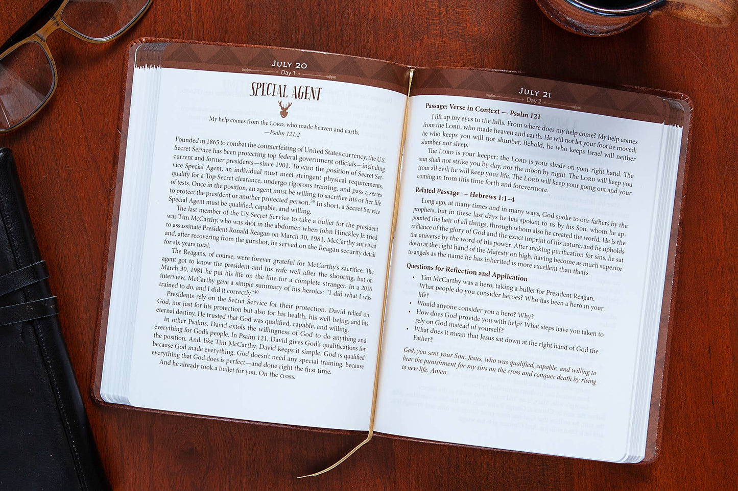 Daily Strength for Men (6x8, Yearlong Devotional)