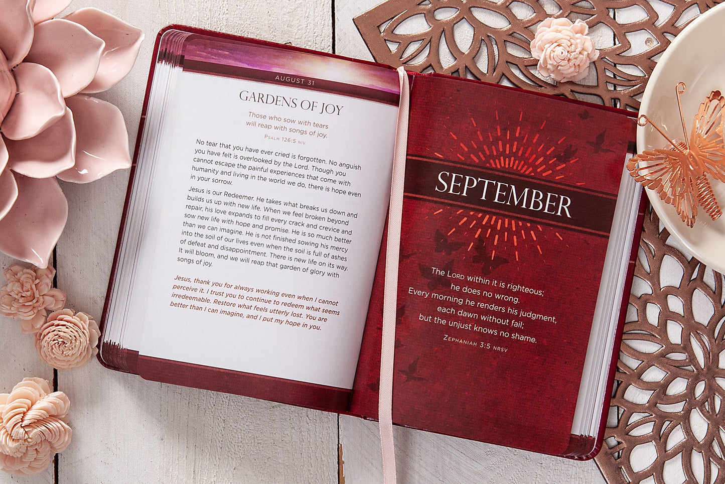 Jesus First for Women (Yearlong Devotional)