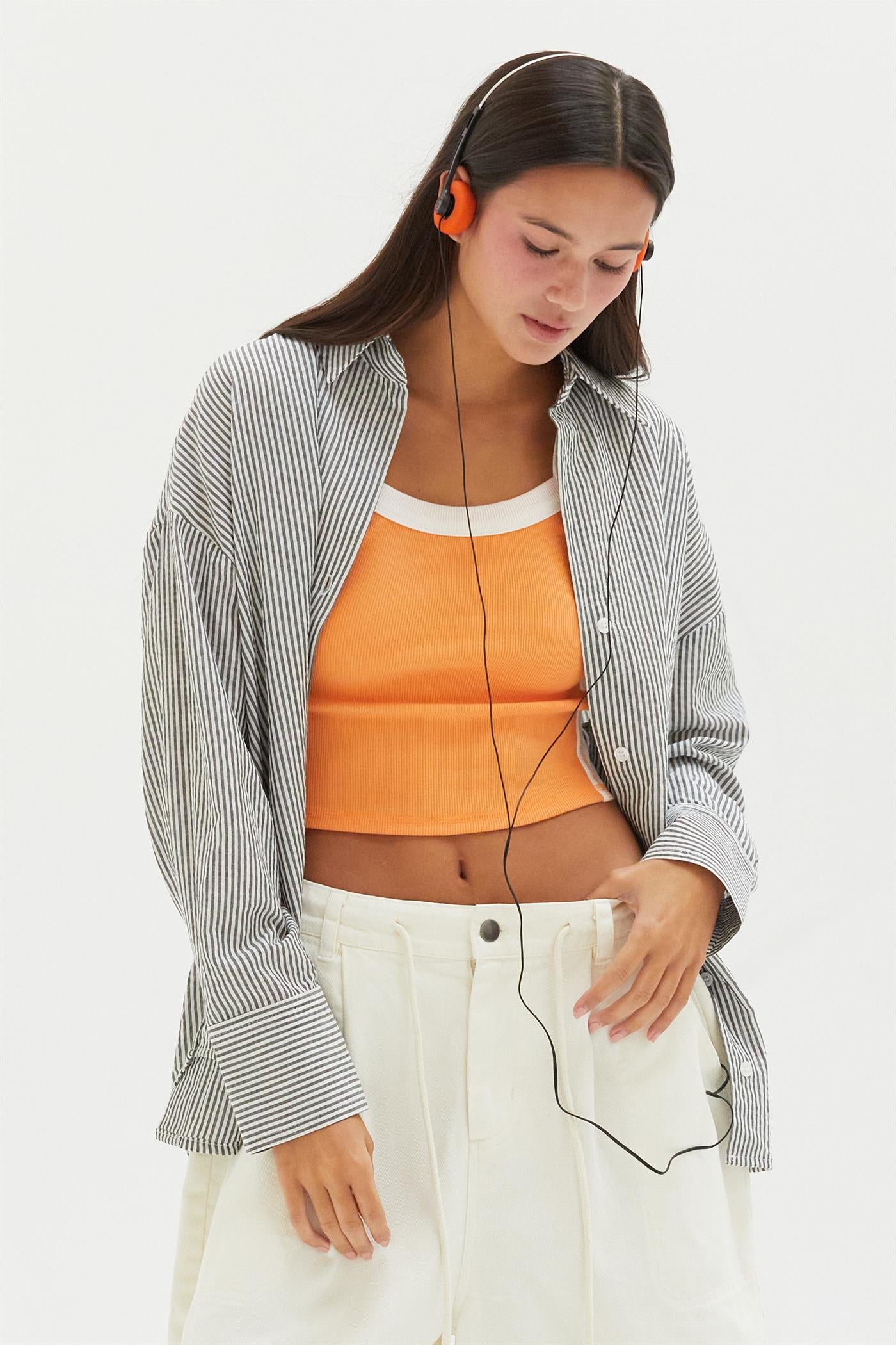 Brady Button Down