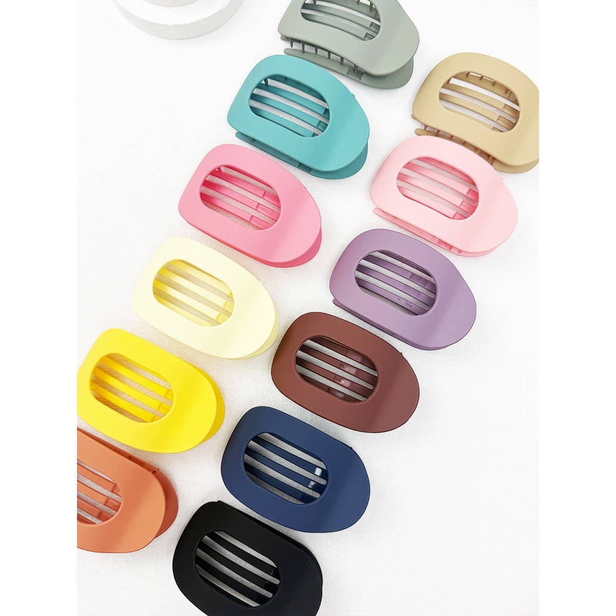 12 Colors of Oval Shape Flat Hair Claw: MIX COLOR / ONE(12)