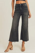 Load image into Gallery viewer, Sarah Wide Leg Jeans